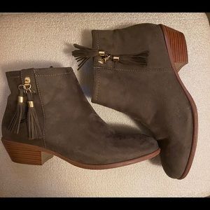 Wild Diva Lounge Ankle Boots - Suede